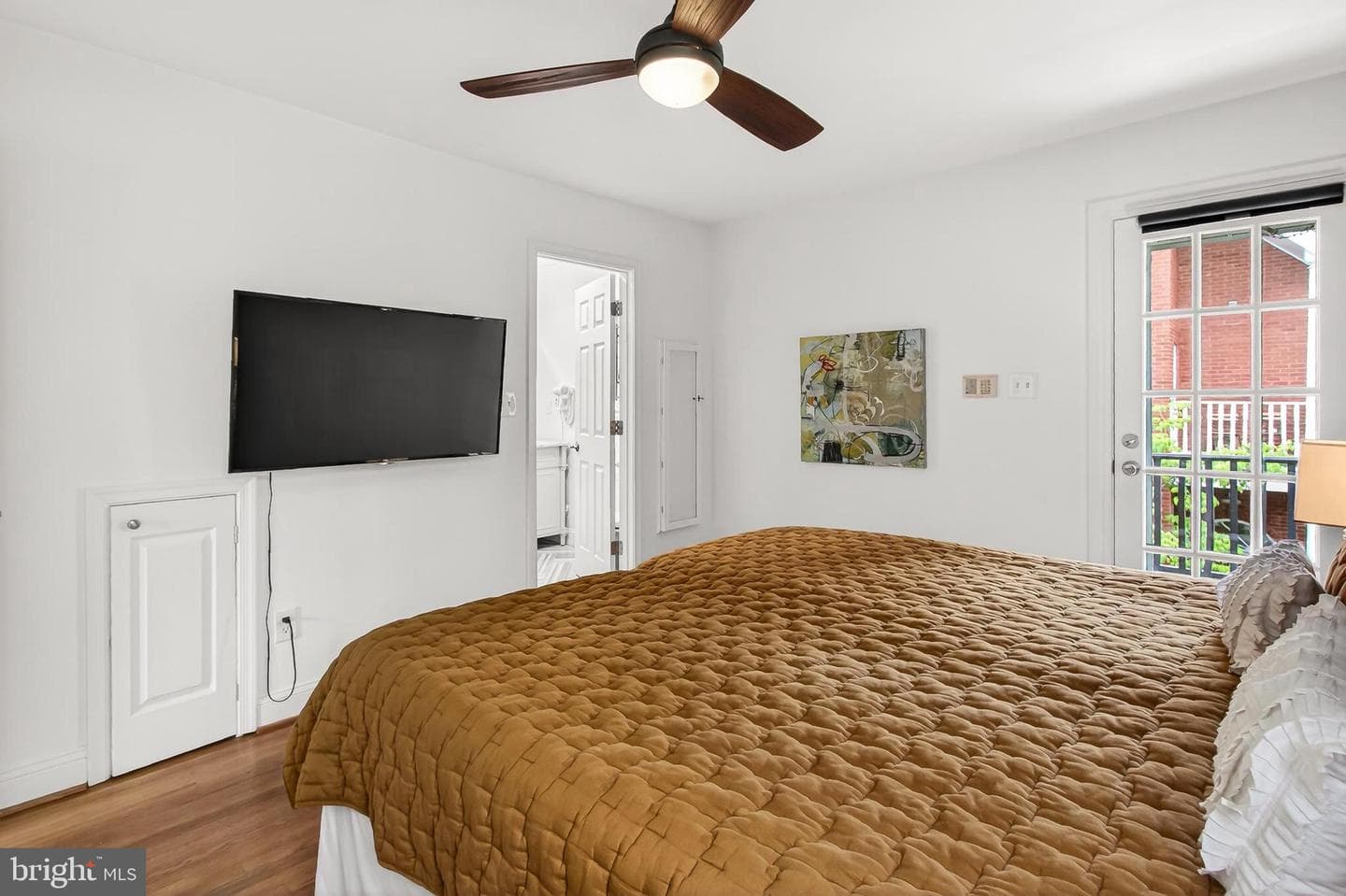 902 Oronoco Street photo 24