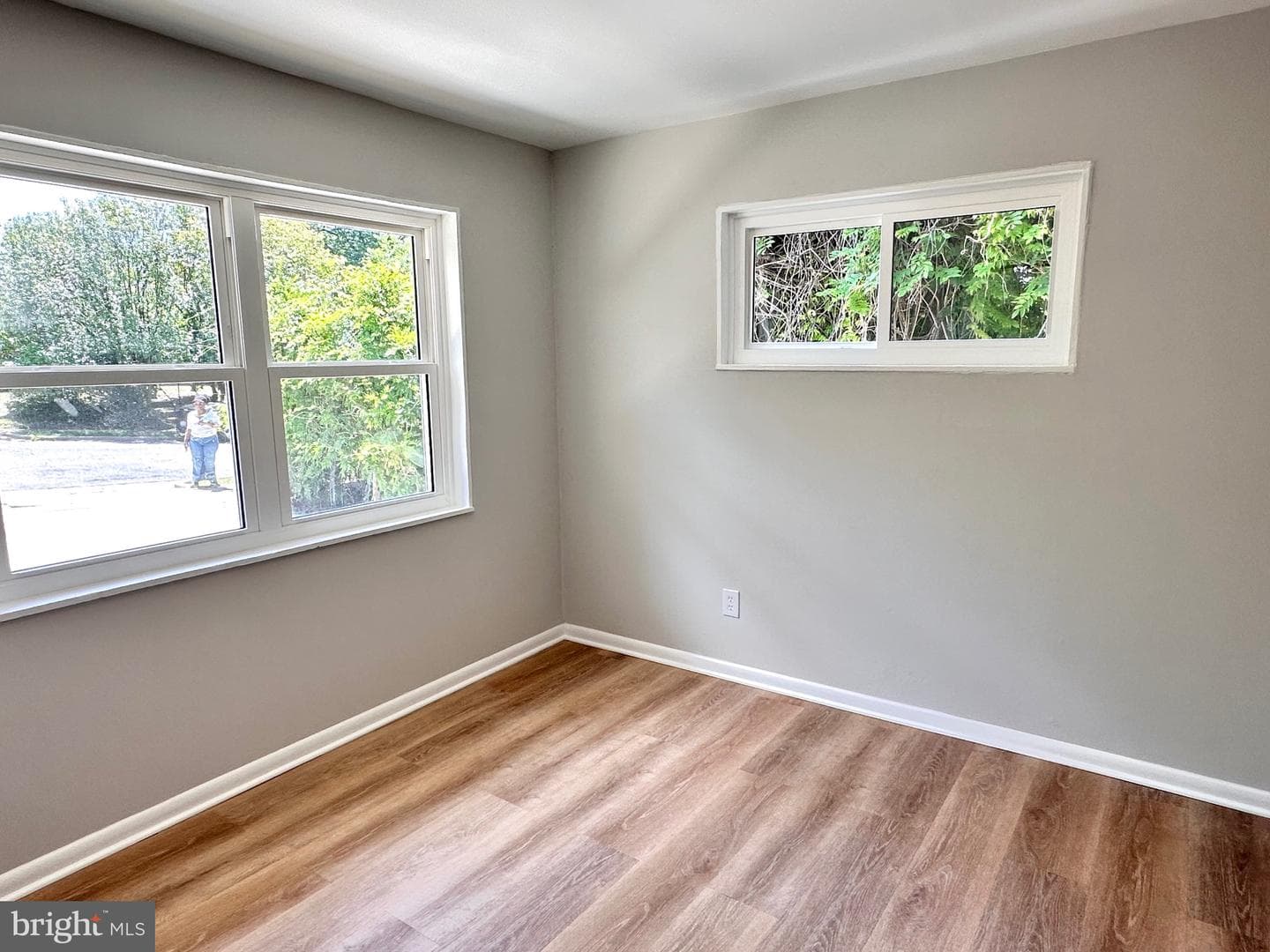322 N Gordon Street photo 12