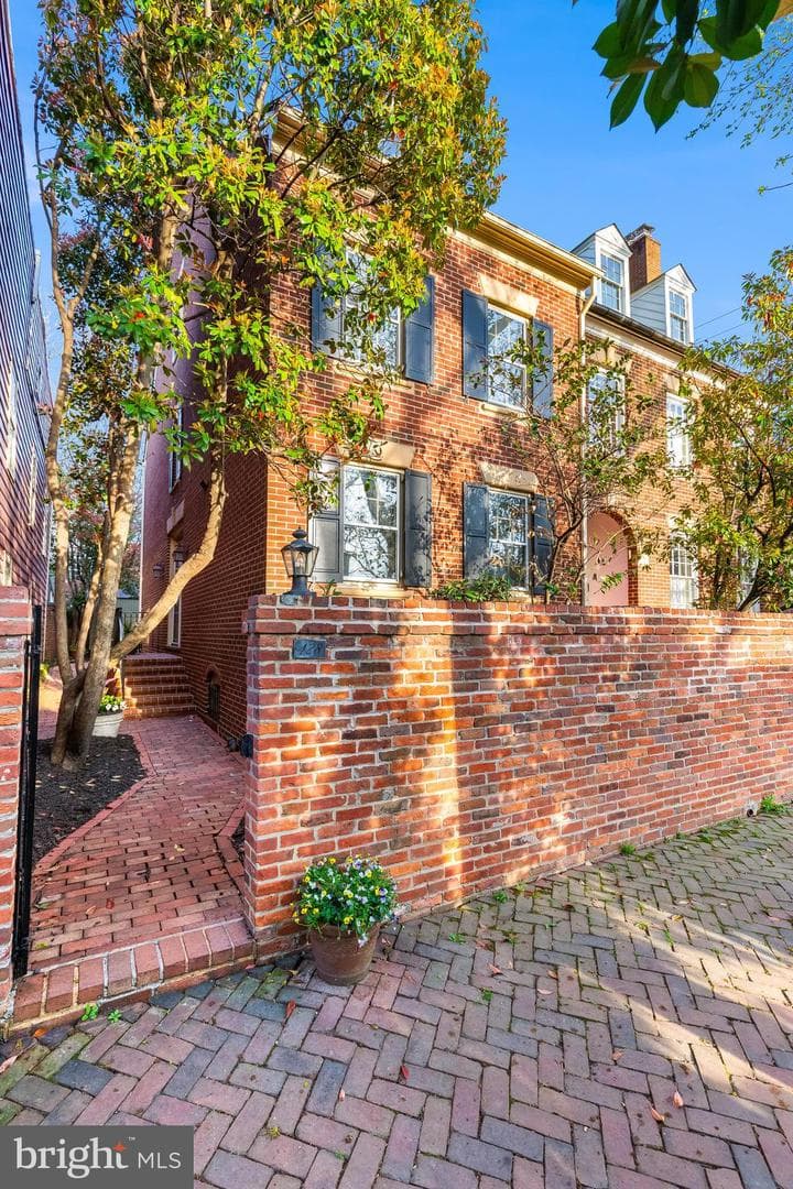 428 S Fairfax St photo 49