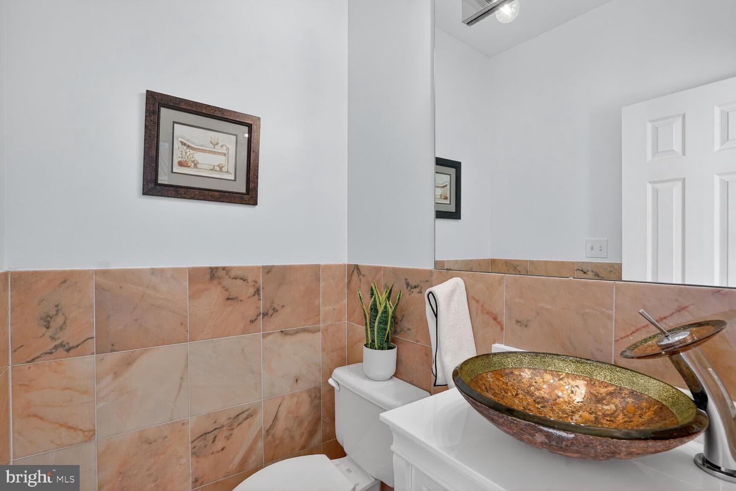 3292 Mount Vernon Avenue photo 11