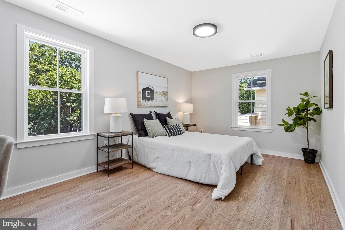 110 E Spring Street photo 29