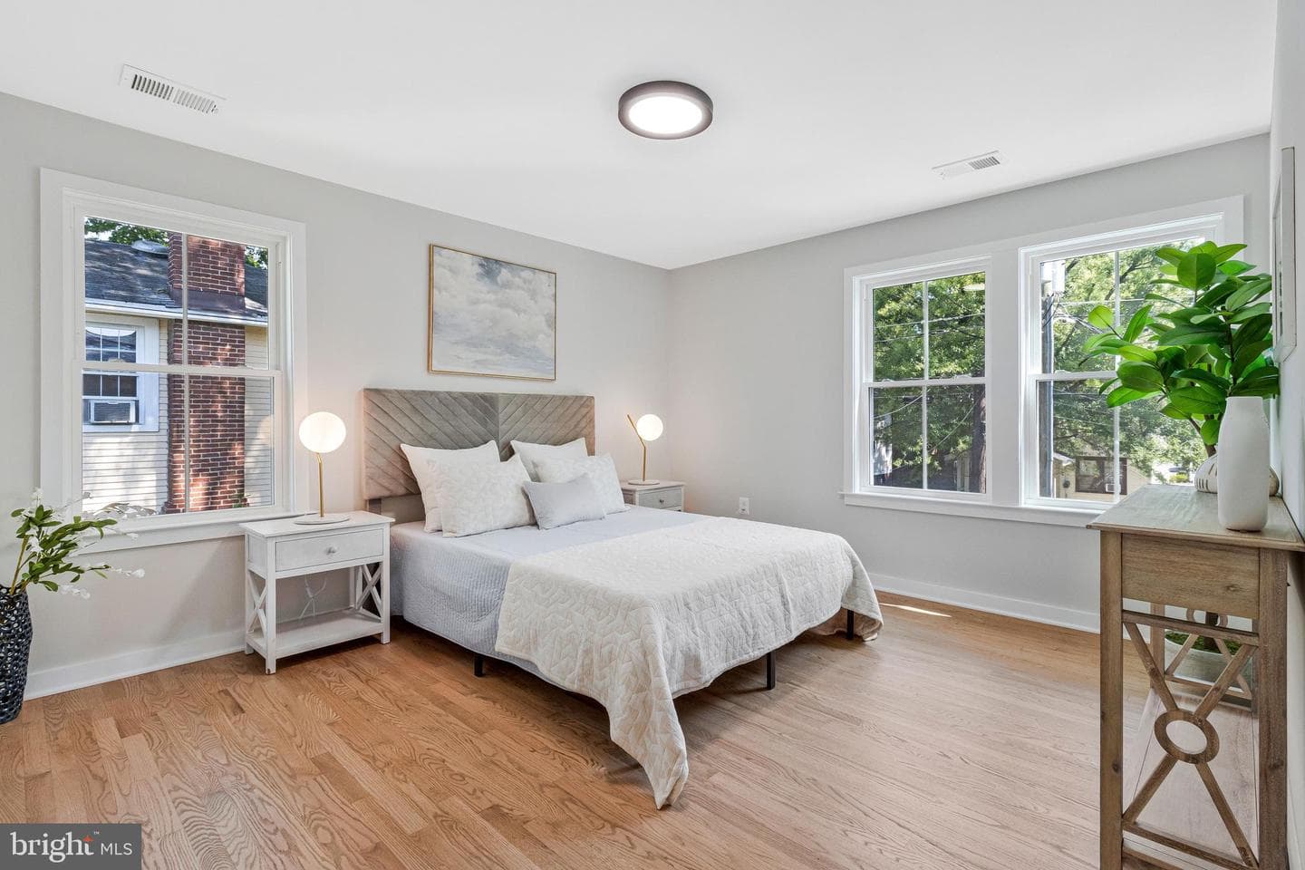 110 E Spring Street photo 35