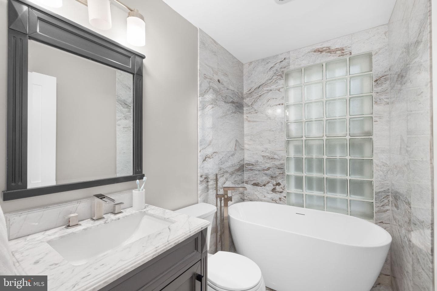116 S Pitt Street photo 35