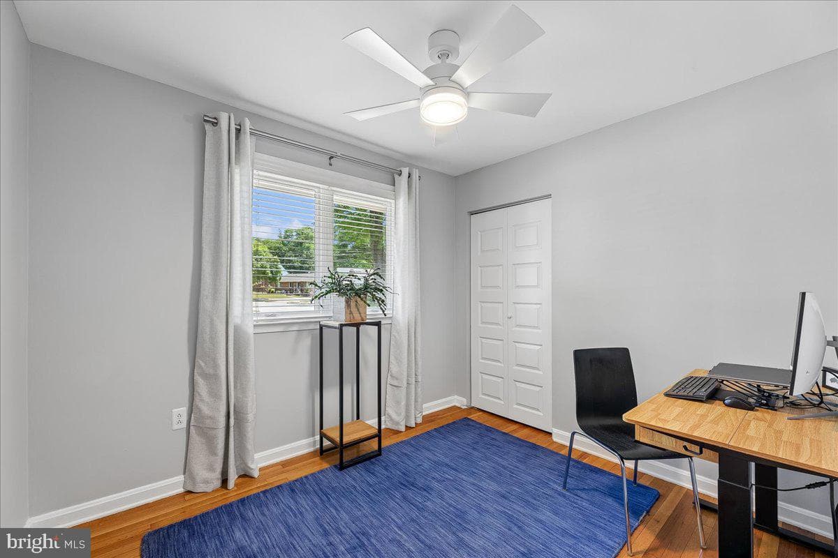 500 N Naylor Street N photo 27