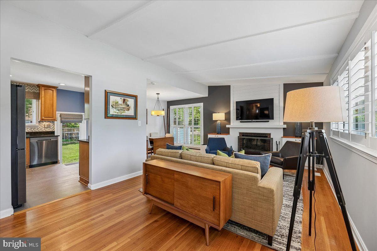 500 N Naylor Street N photo 4