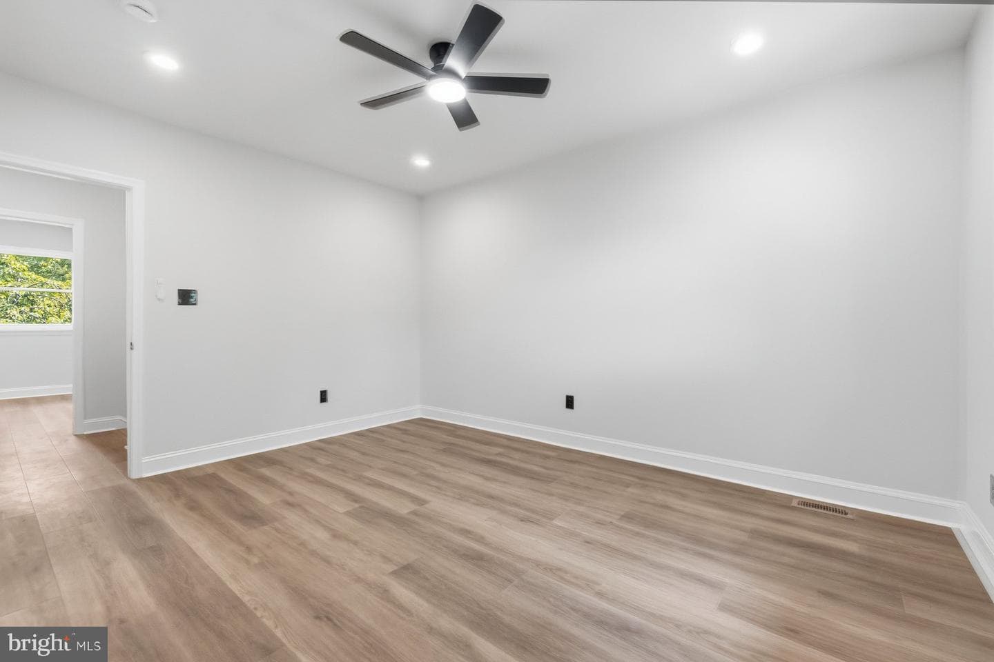 1004 Colonial Avenue photo 14
