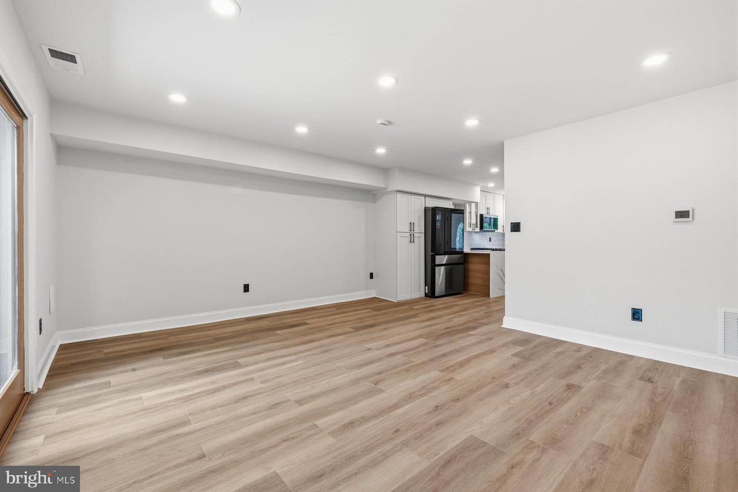 1004 Colonial Avenue photo 3