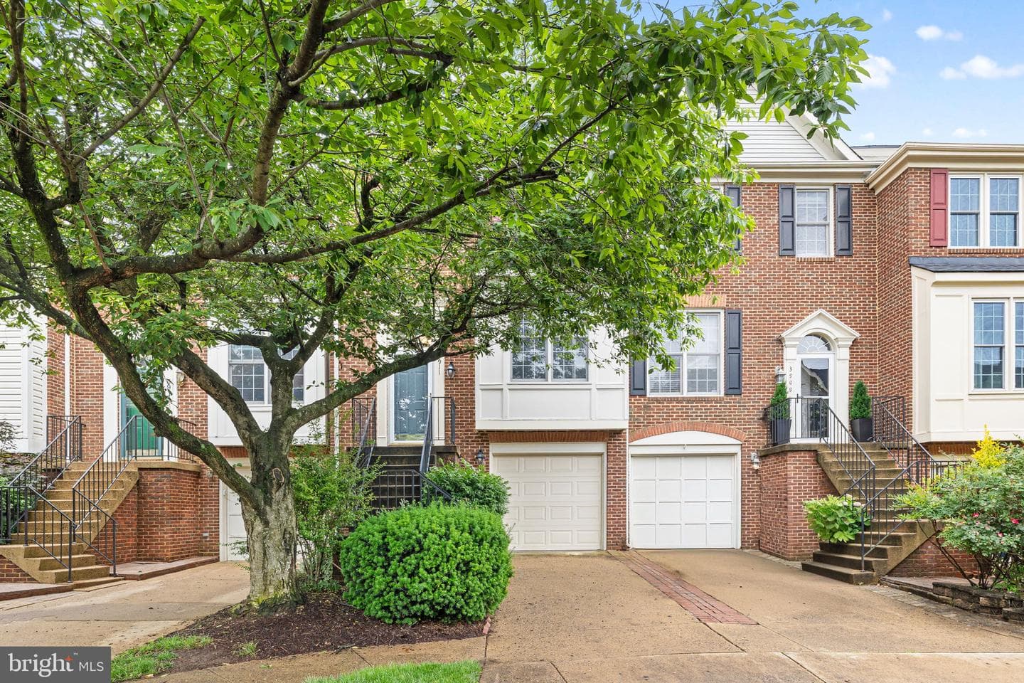 3911 Charles Avenue, Alexandria