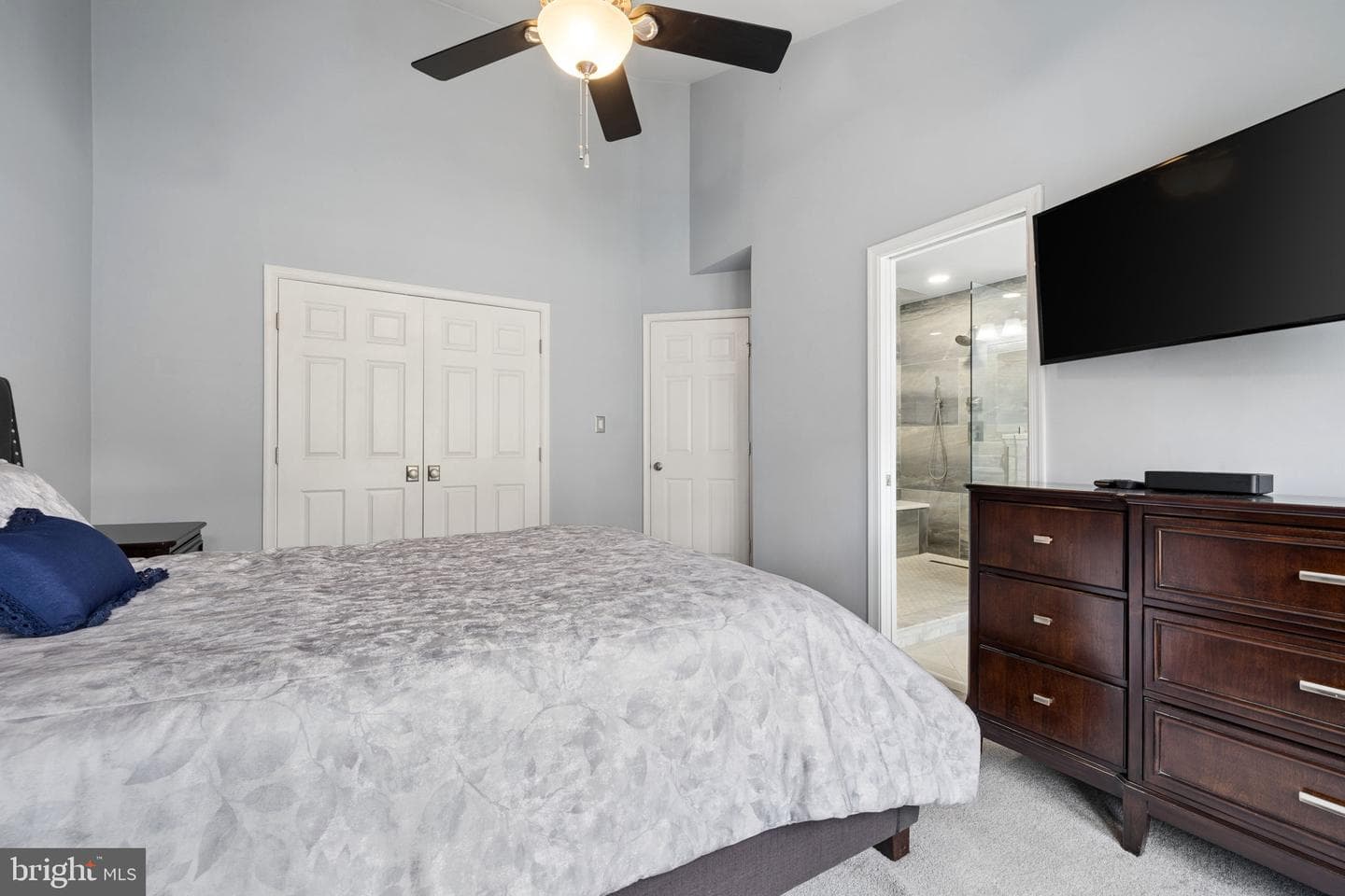 3911 Charles Avenue photo 17