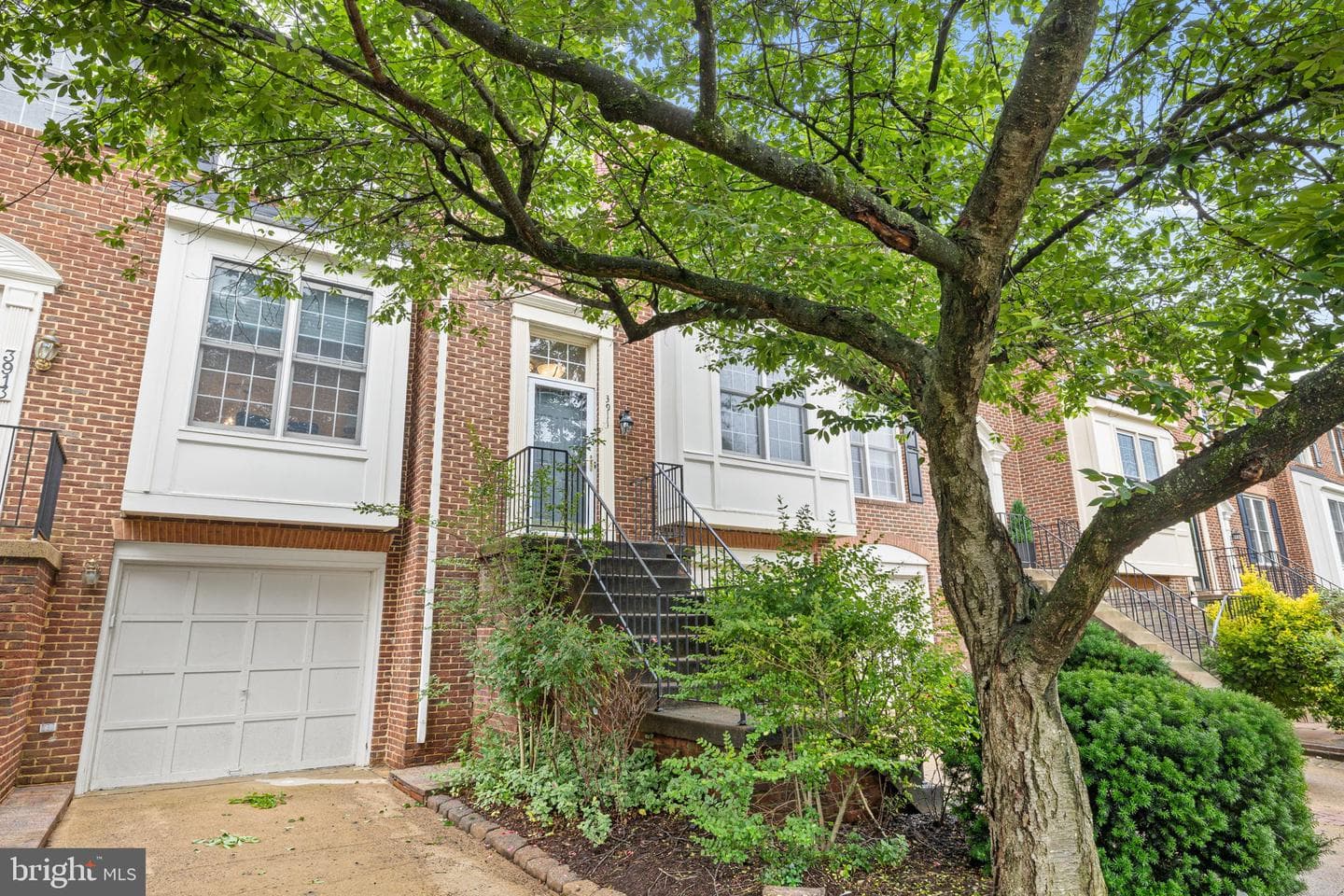 3911 Charles Avenue, Alexandria