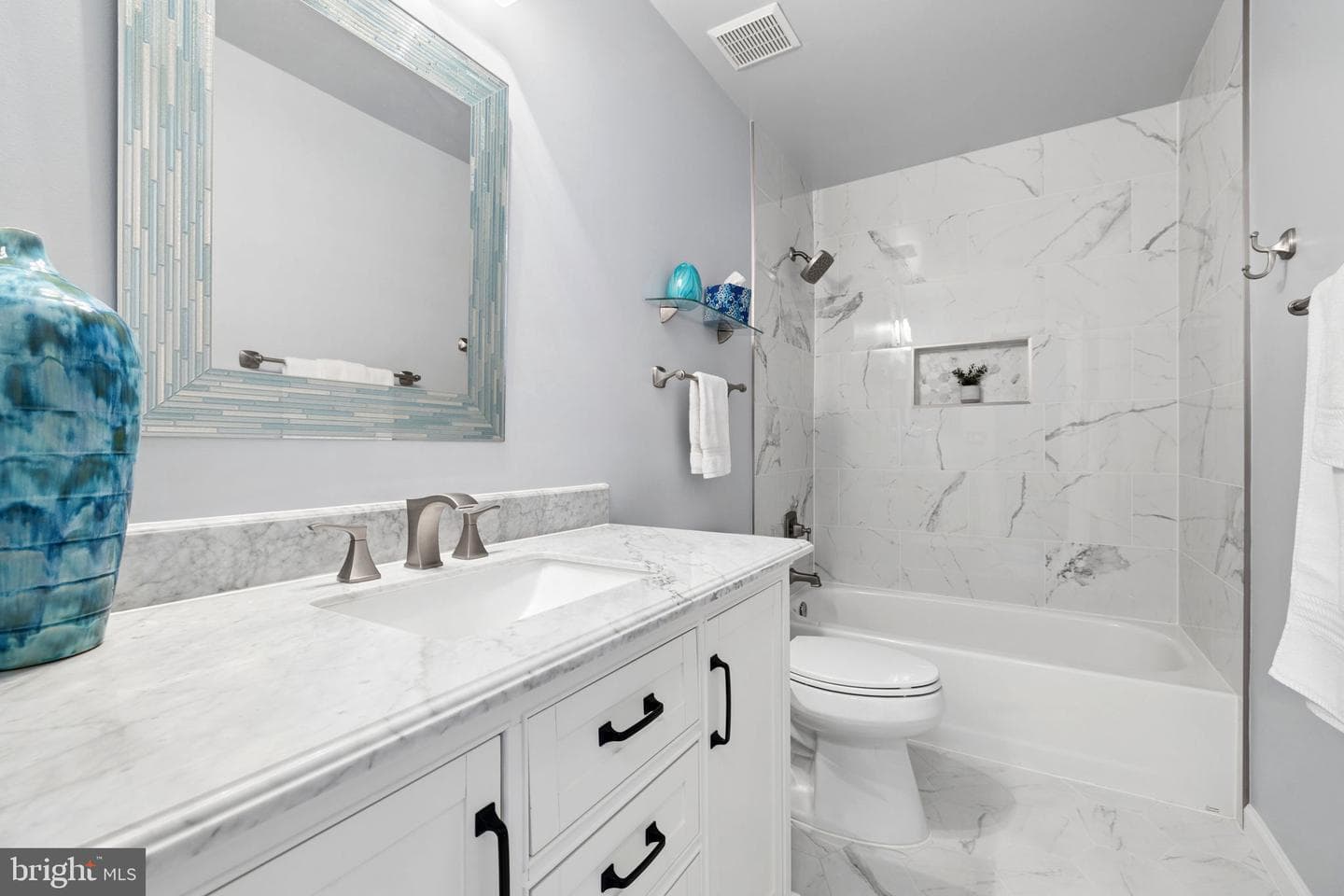 3911 Charles Avenue photo 23
