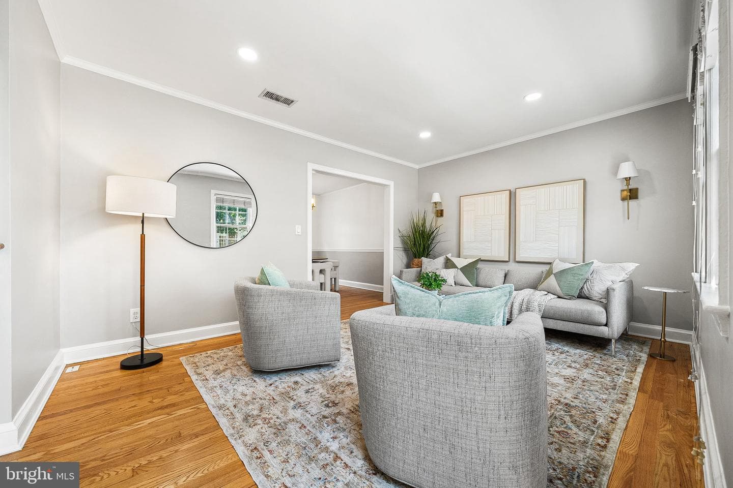 10 E Linden Street photo 11