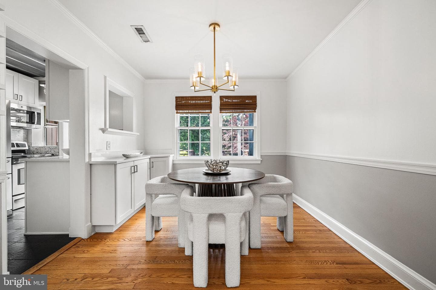10 E Linden Street photo 14