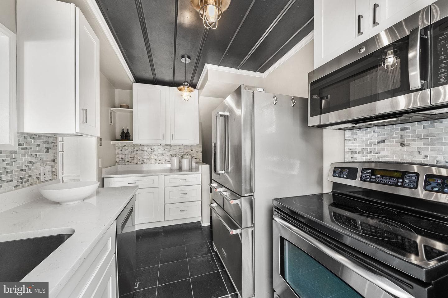 10 E Linden Street photo 16