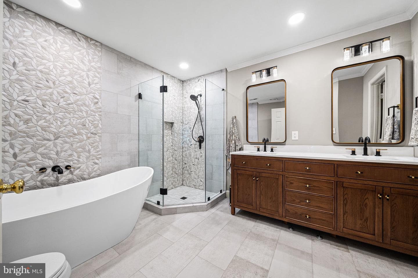 4648 Lambert Drive photo 3