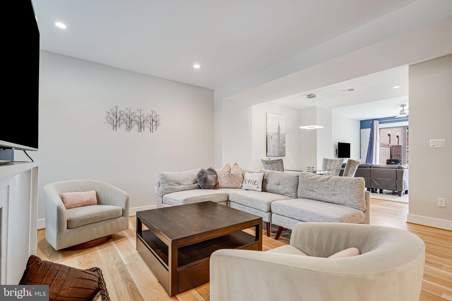 1015 Duke Street photo 6