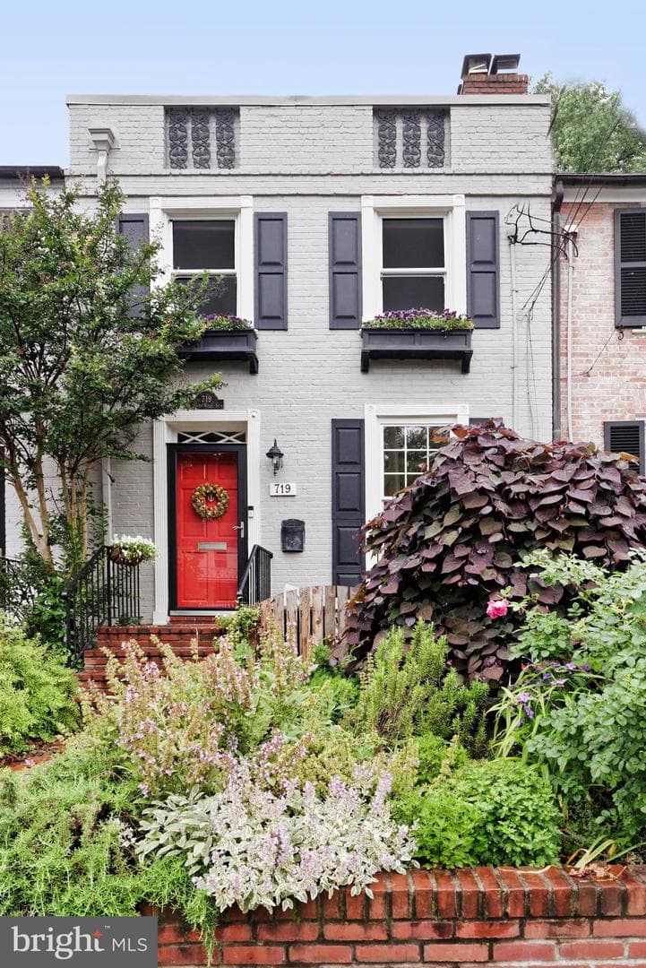 719 S Royal Street, Alexandria