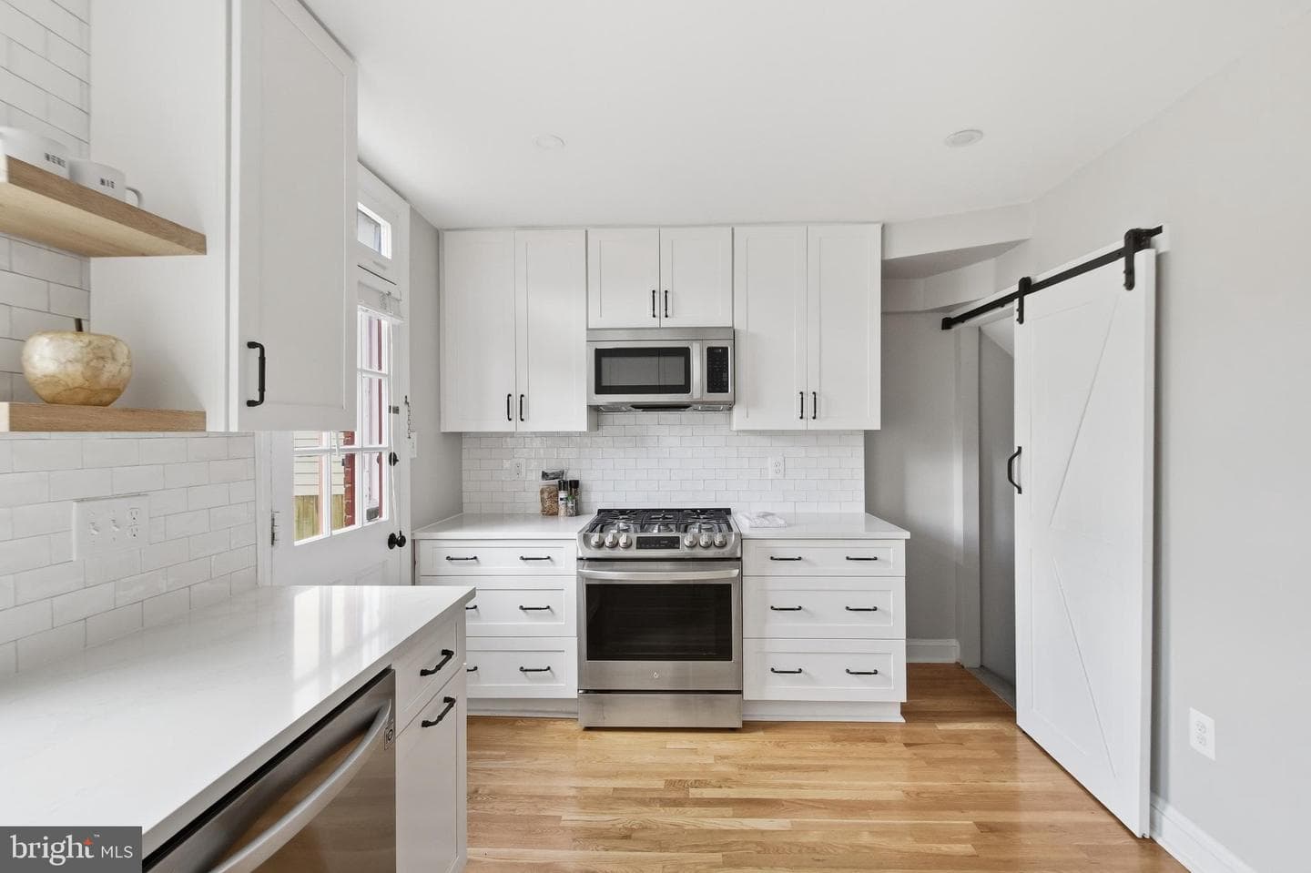 308 Wesmond Drive photo 10