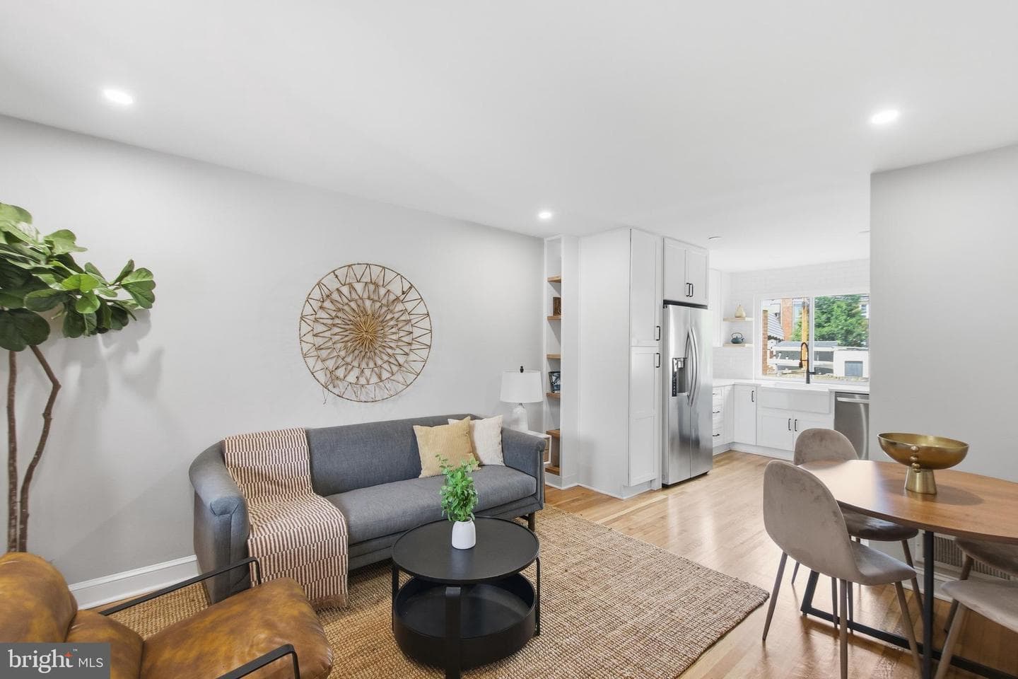 308 Wesmond Drive photo 4