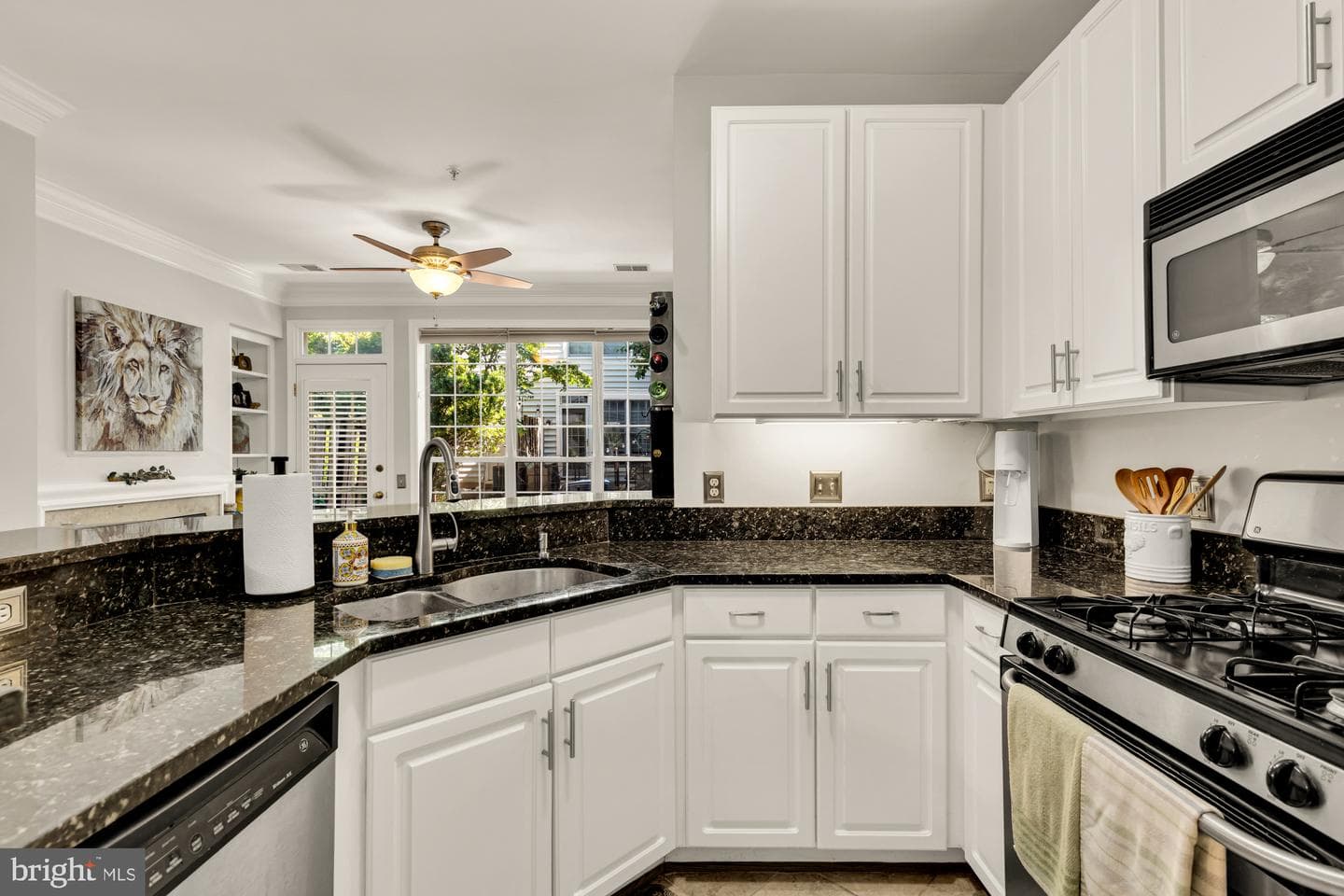 1737 Kingsgate Court photo 17