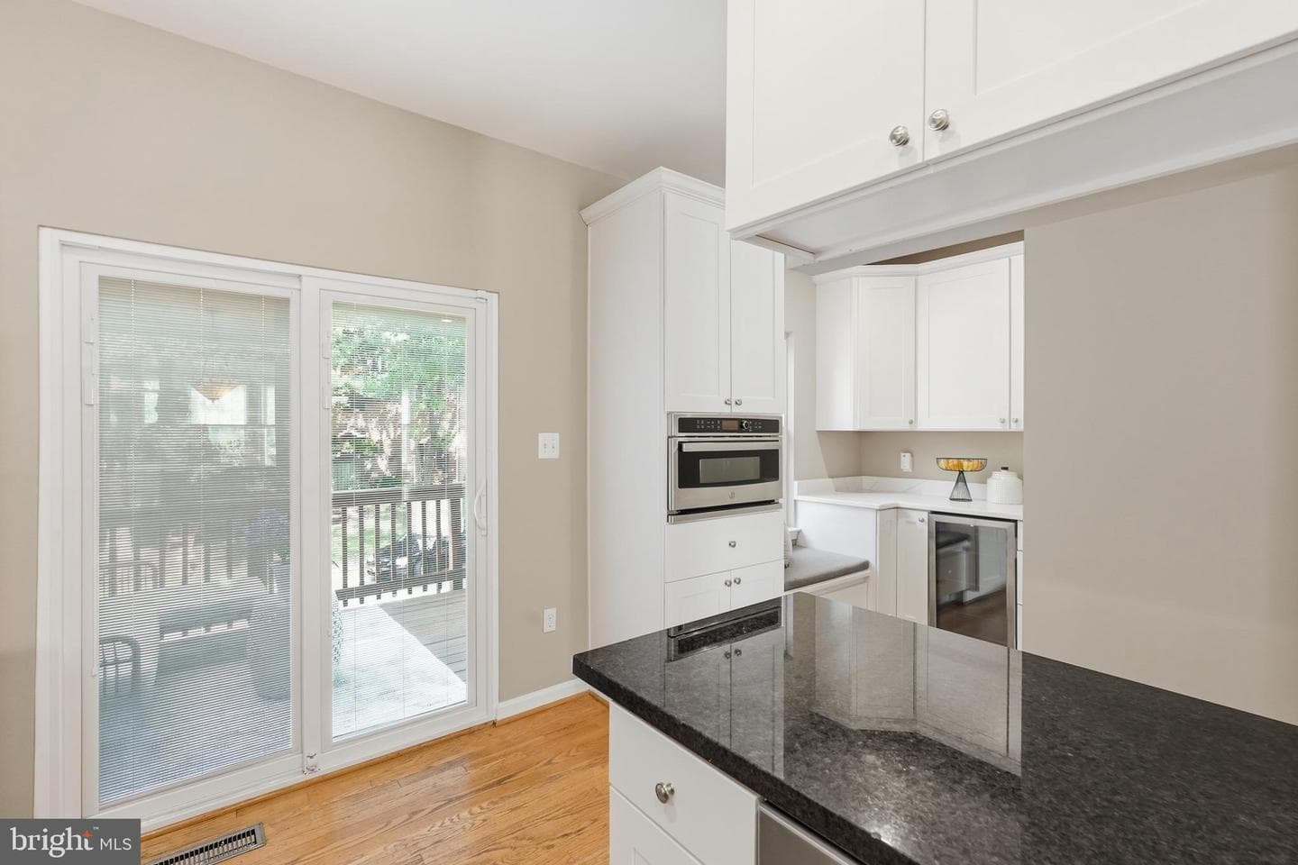 3298 Mount Vernon Avenue photo 18