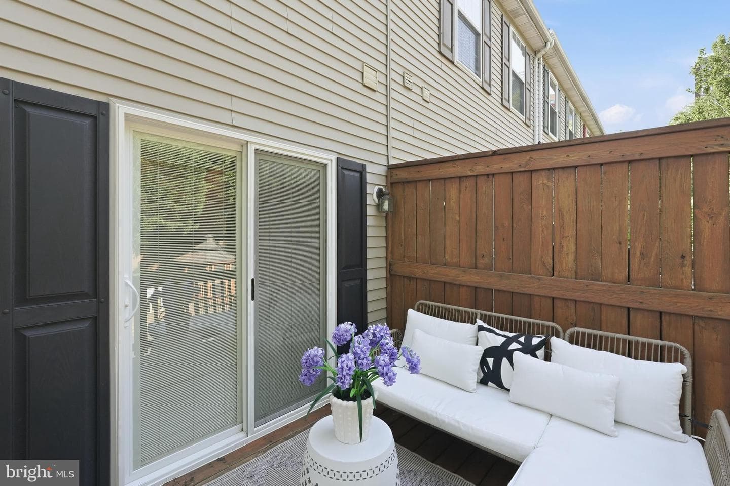 3298 Mount Vernon Avenue photo 19