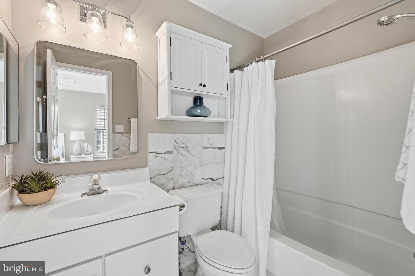 3298 Mount Vernon Avenue photo 33
