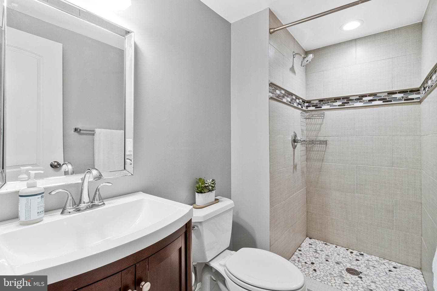 207 Evans Lane photo 39