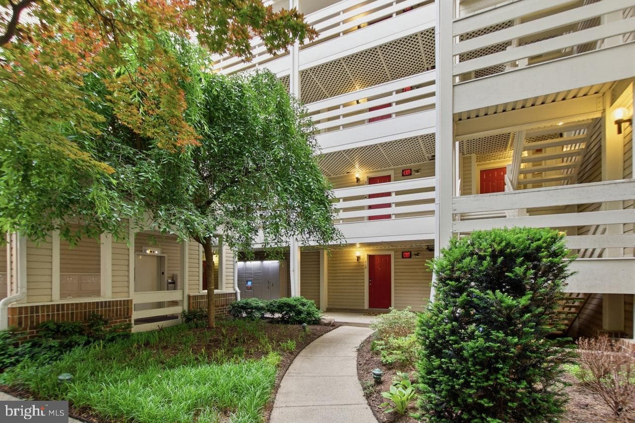 240 S Reynolds Street #212 photo 1