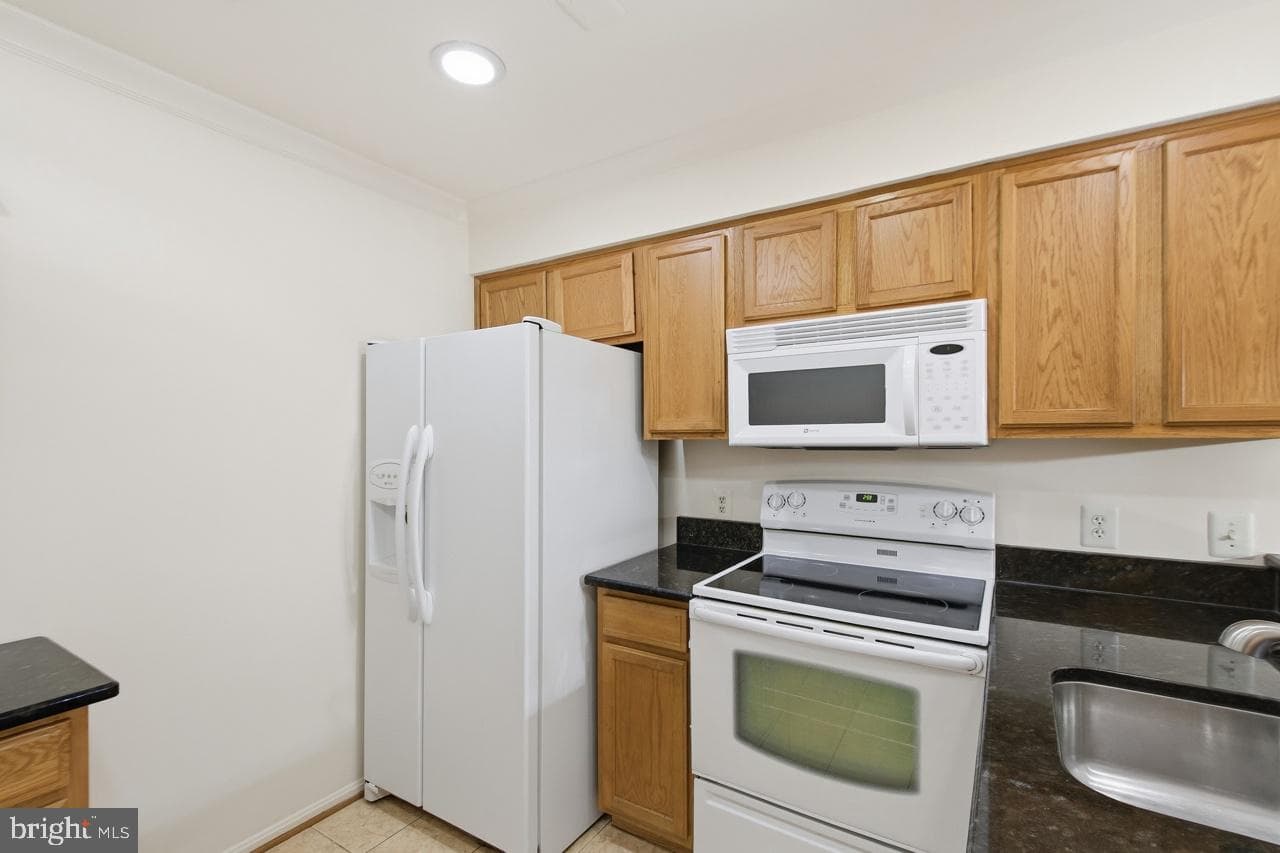 240 S Reynolds Street #212 photo 13