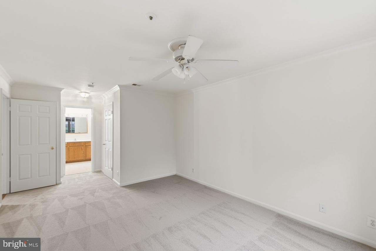 240 S Reynolds Street #212 photo 21