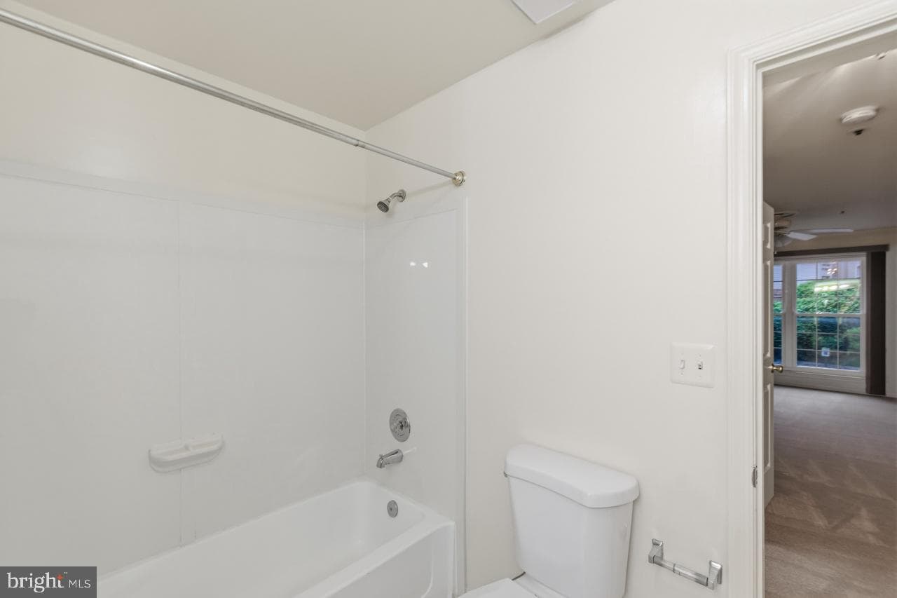 240 S Reynolds Street #212 photo 25