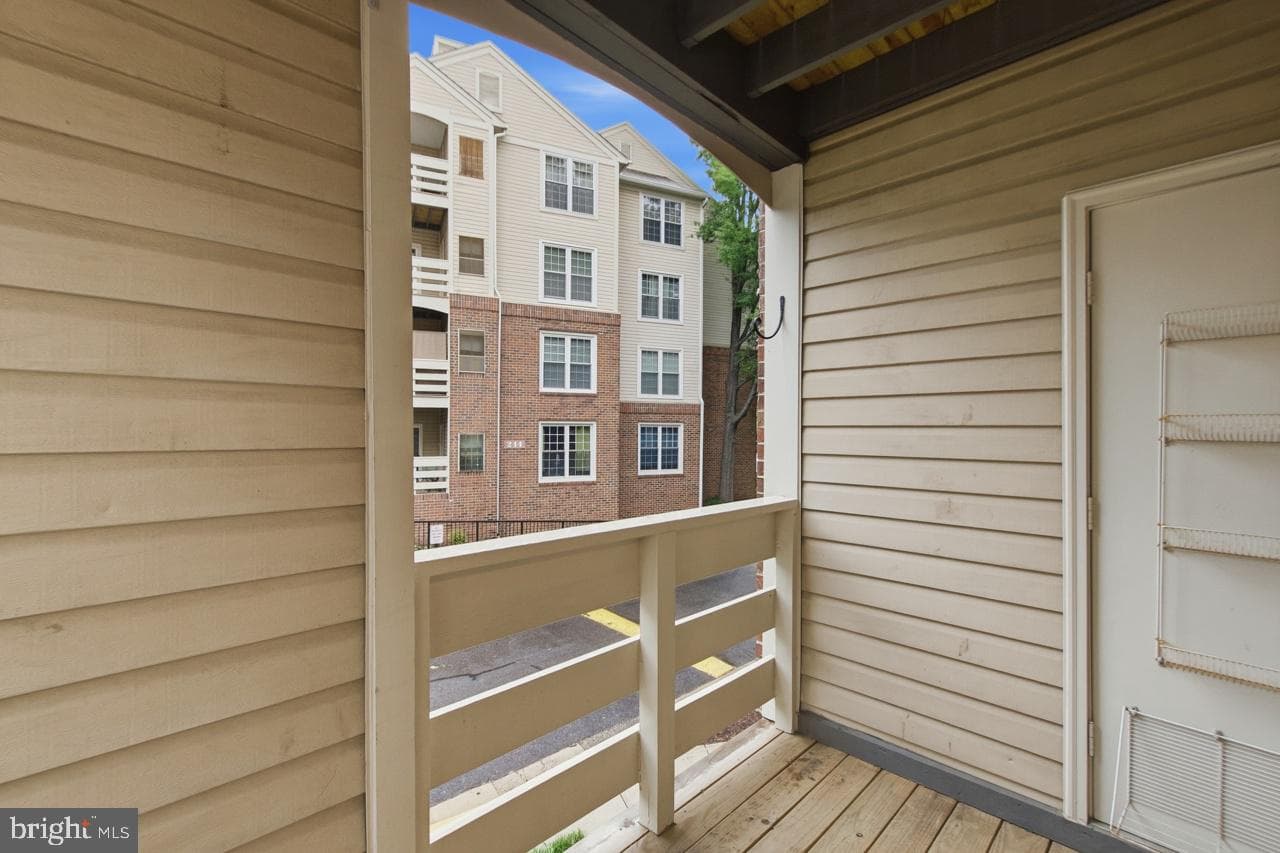 240 S Reynolds Street #212 photo 28