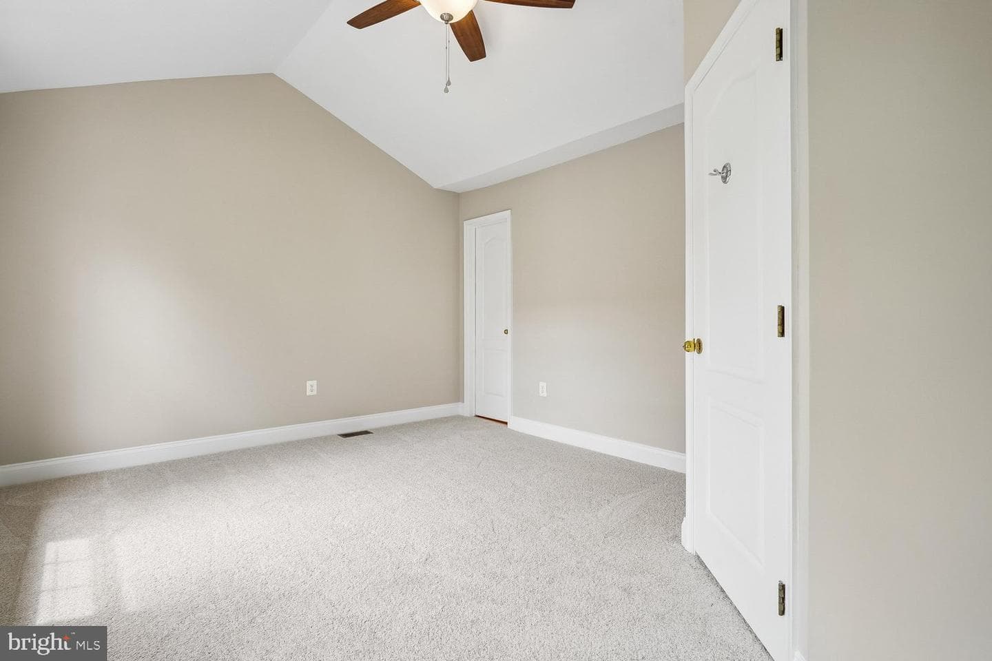 103 Meadows Lane photo 33