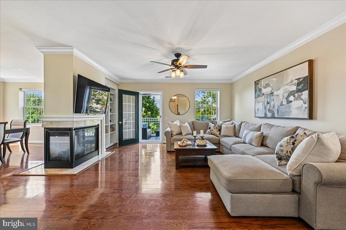 1404 Roundhouse Lane #311, Alexandria