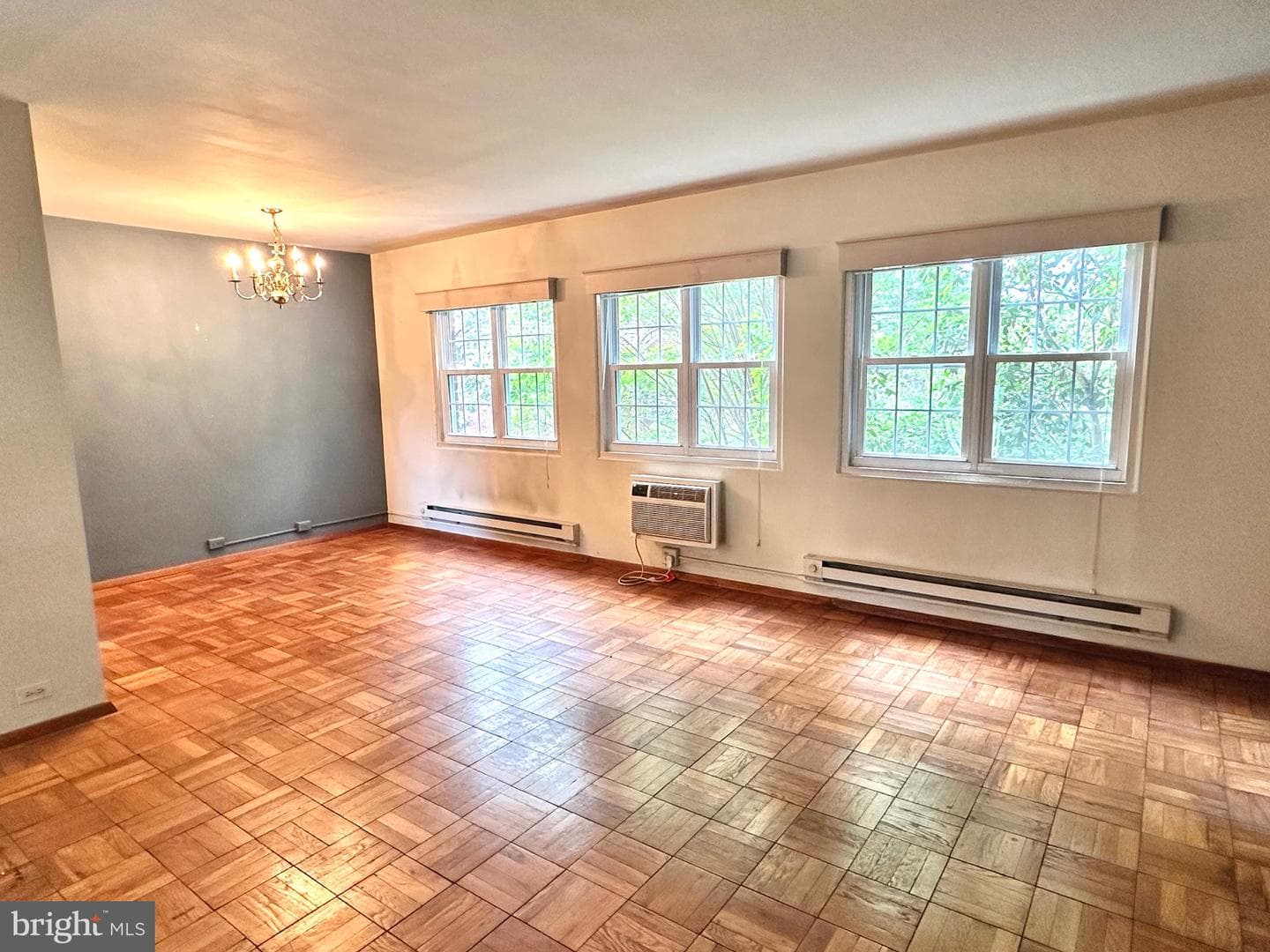 1119 Beverley Drive photo 3