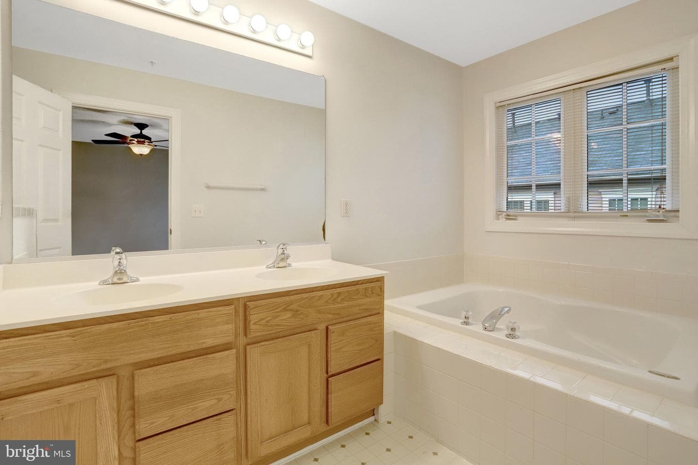903 Harrison Circle photo 14