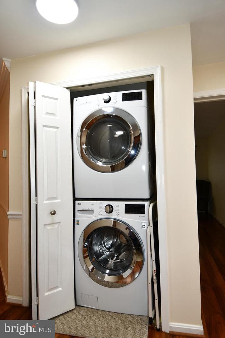 240 S Reynolds Street #113 photo 6