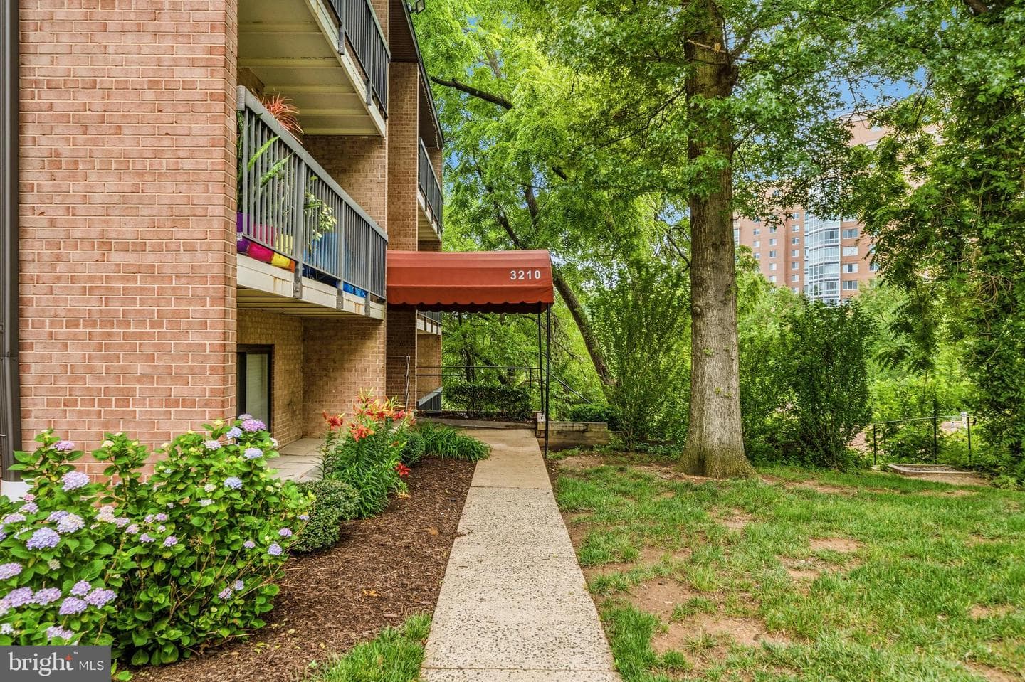 3210 S 28th Street #404, Alexandria