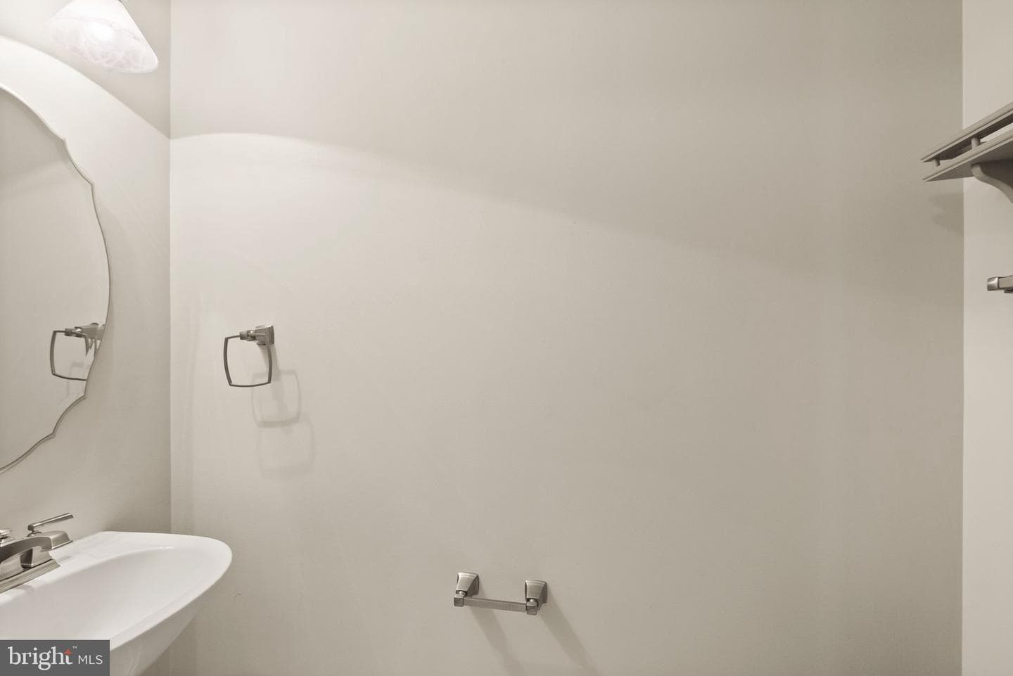 917 Rolfe Place photo 72