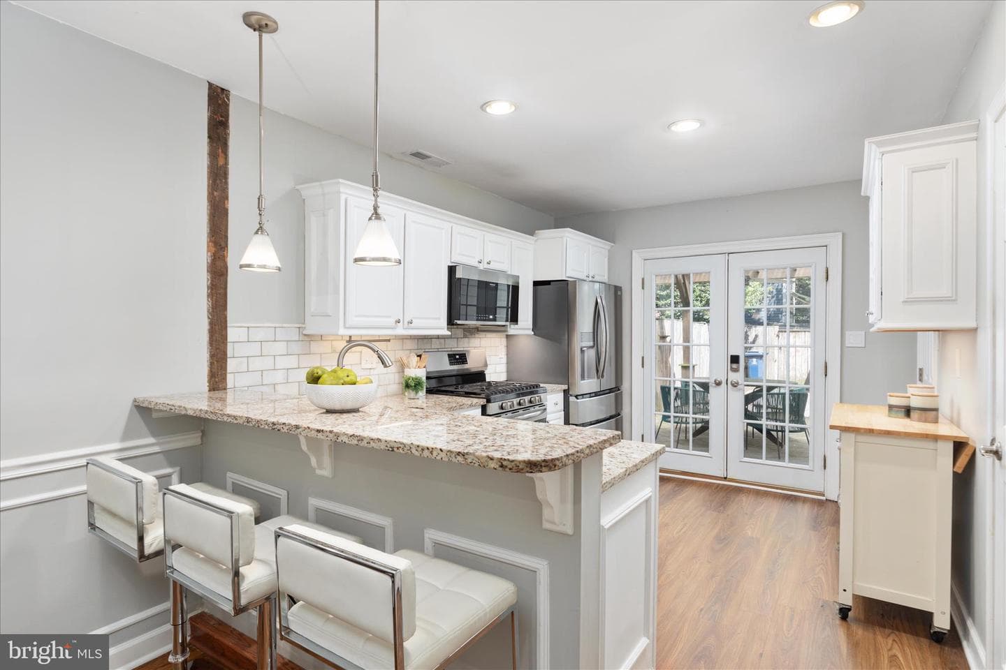 523 N Alfred Street photo 8