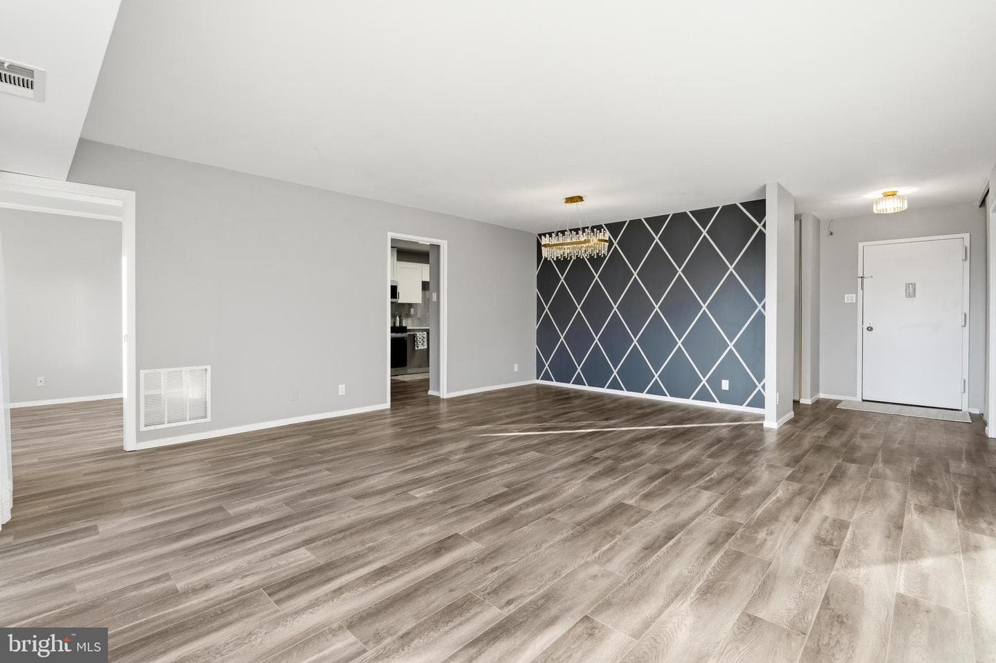 307 Yoakum Parkway #706 photo 14