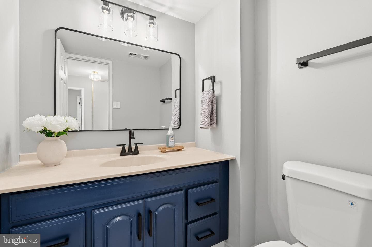 307 Yoakum Parkway #706 photo 8