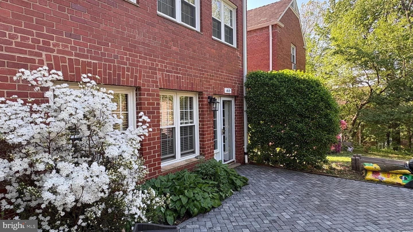 1619 Mount Eagle Place photo 10