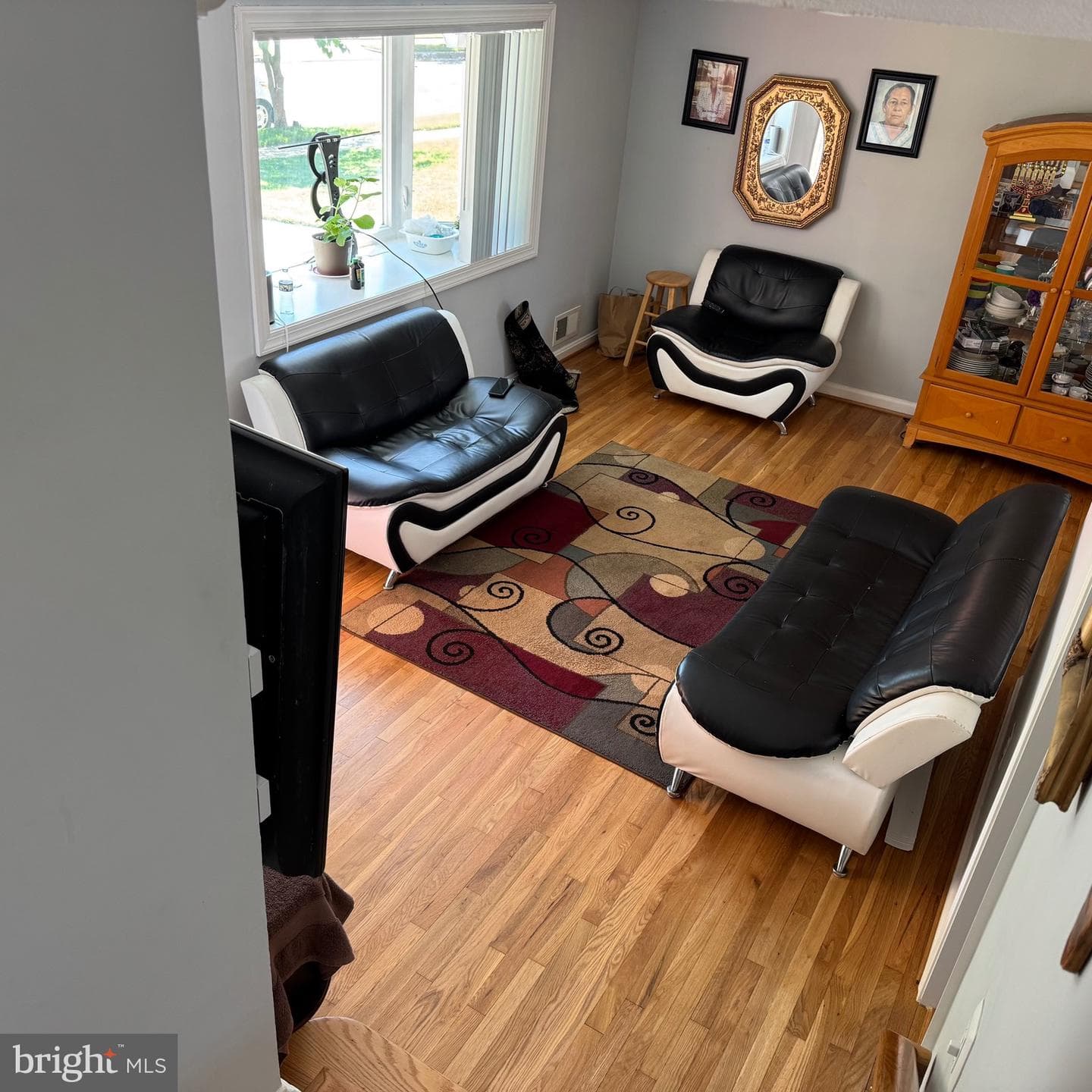 5313 Thayer Ave photo 9
