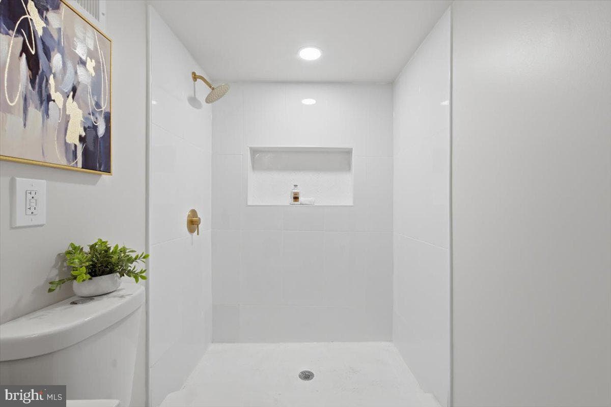 115 S Iris Street photo 20