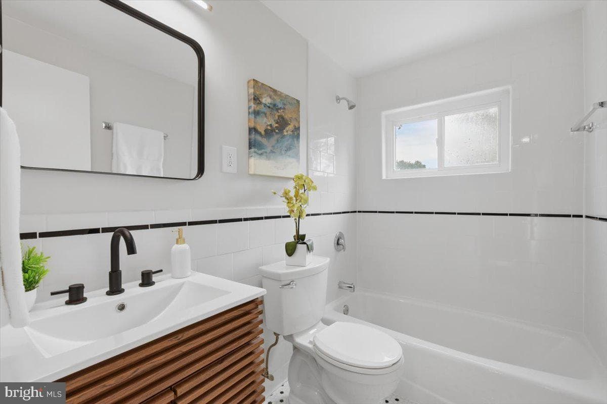 115 S Iris Street photo 24