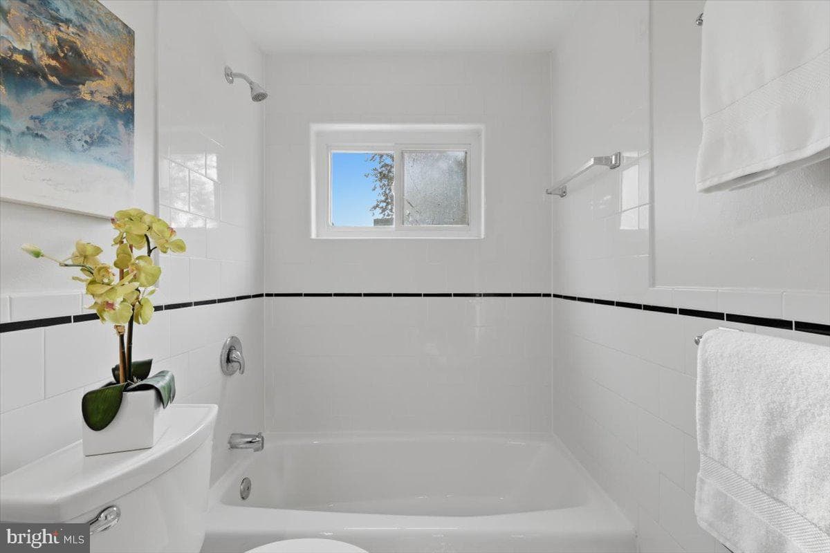 115 S Iris Street photo 25