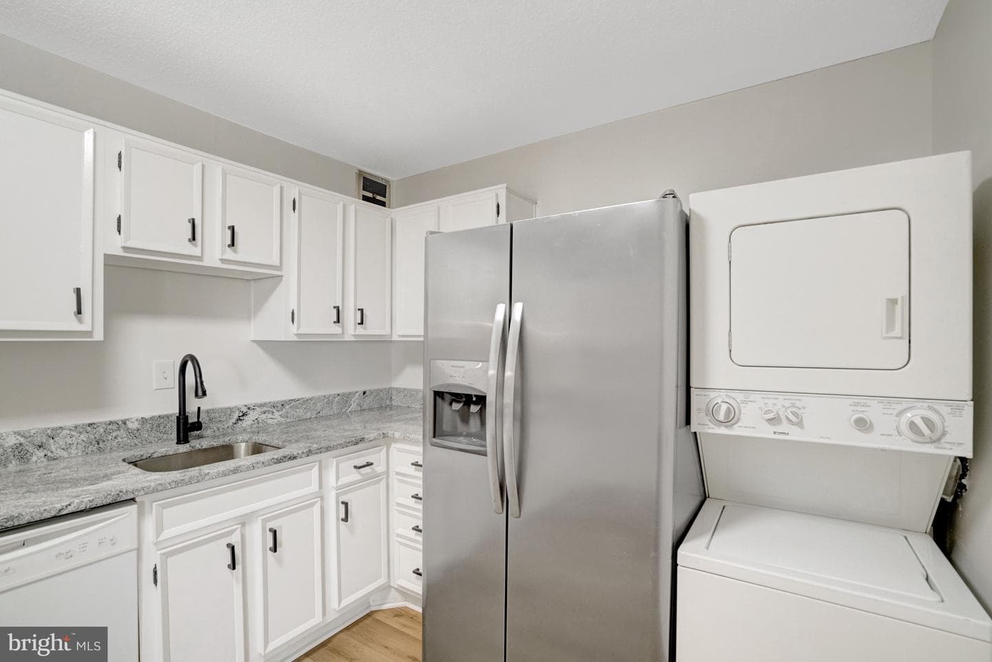 307 Yoakum Parkway #1406 photo 17