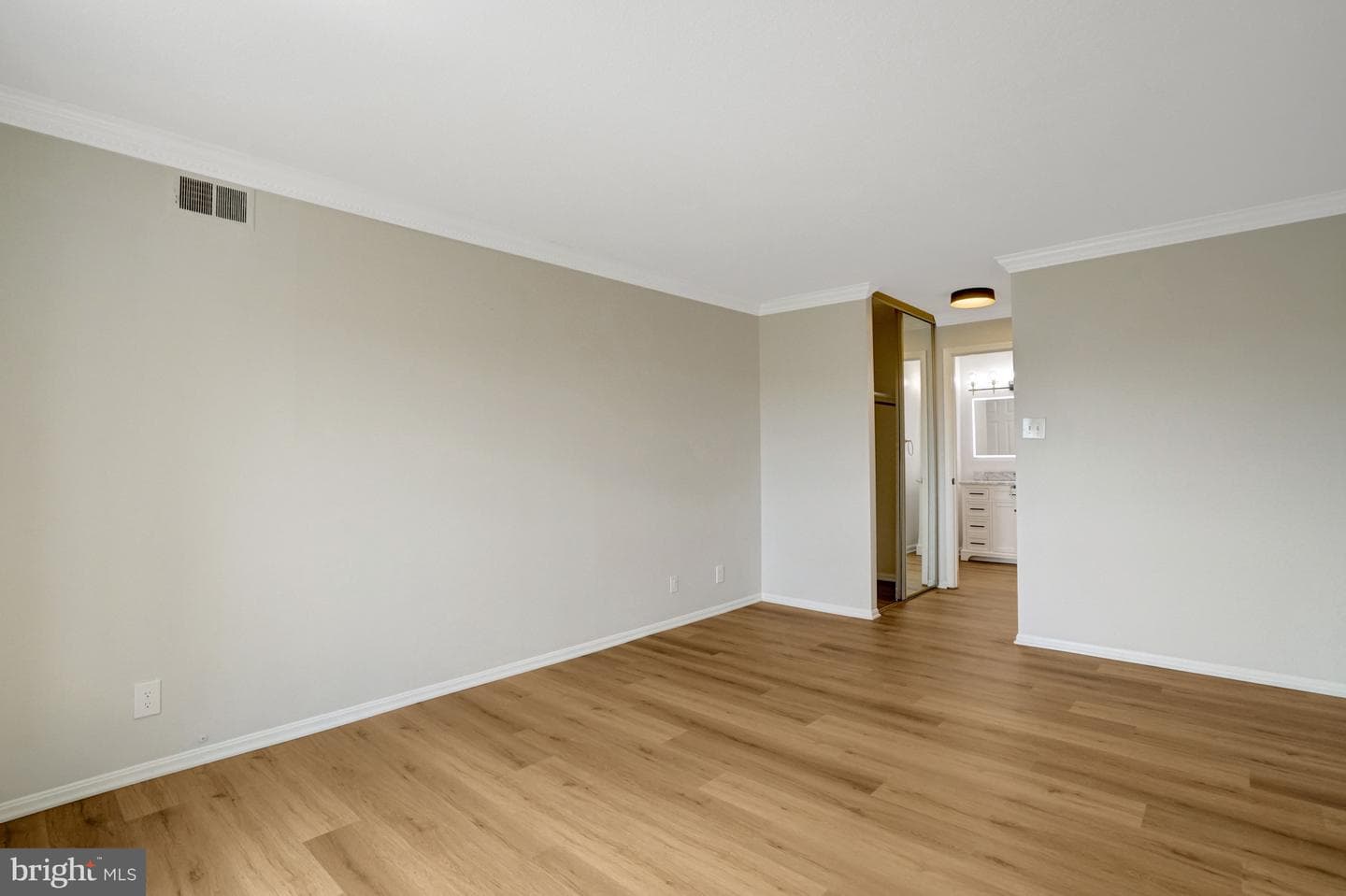 307 Yoakum Parkway #1406 photo 23